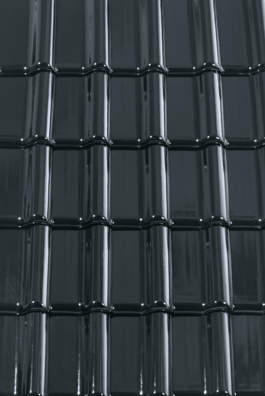 Slate grey glaze – laying