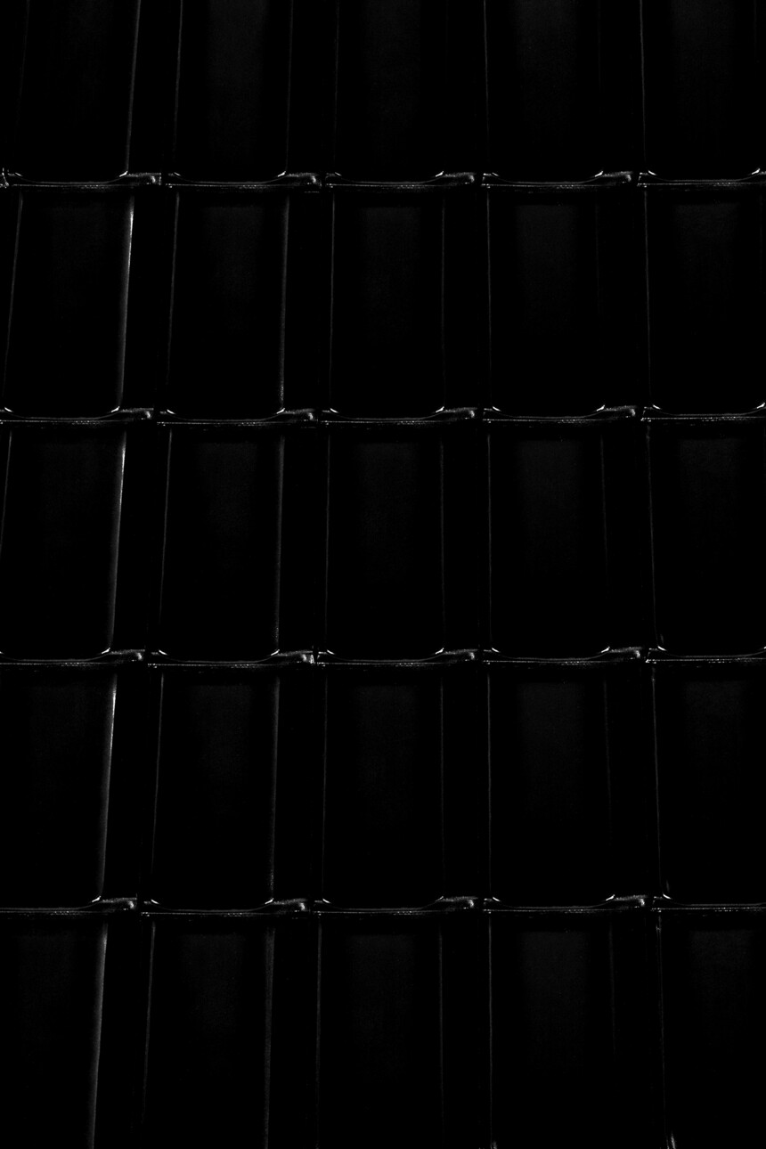 Black glaze – laying