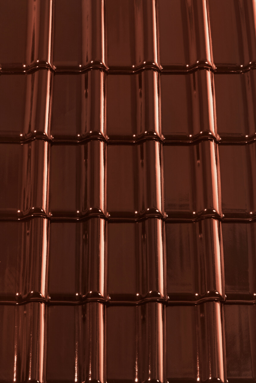 Chestnut brown glaze – laying
